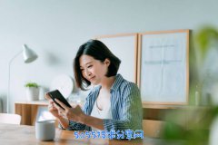 <b>在JavaScript中如何获取数组元素？</b>